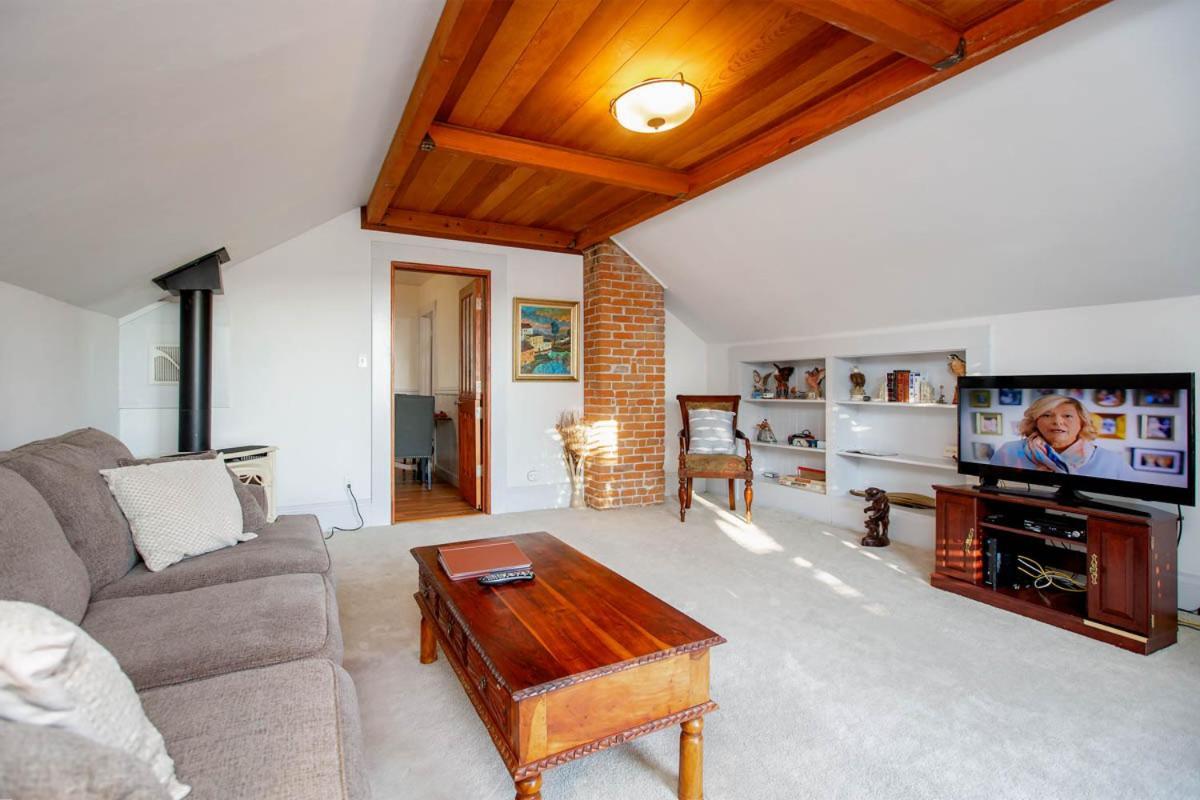 Alameda 3Br Unique Victorian Penthouse With Deck And Outdoor Furniture, Ac, 3 Blocks To Beach & Shopping Center & 2 Free Parking Spaces Экстерьер фото