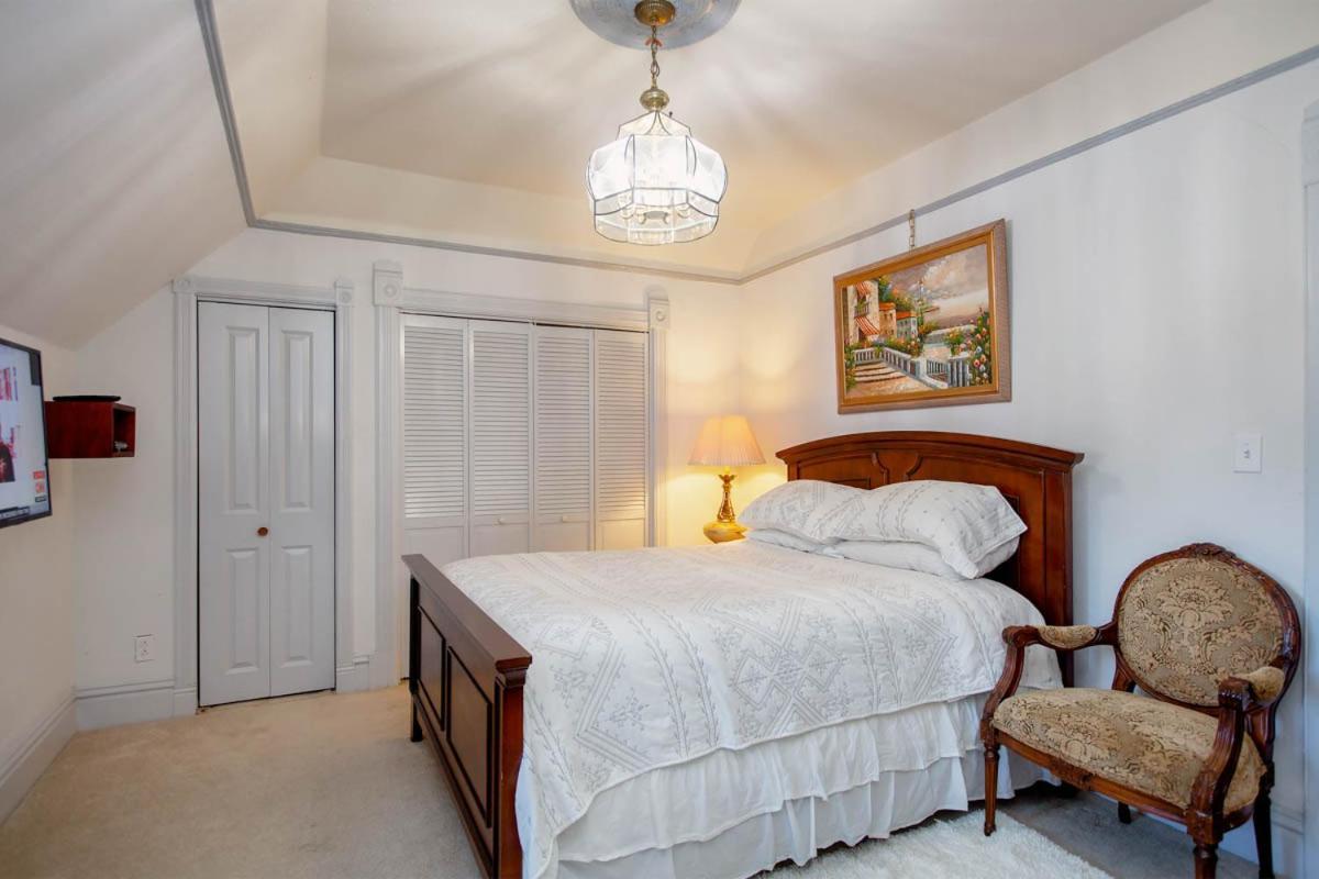 Alameda 3Br Unique Victorian Penthouse With Deck And Outdoor Furniture, Ac, 3 Blocks To Beach & Shopping Center & 2 Free Parking Spaces Экстерьер фото