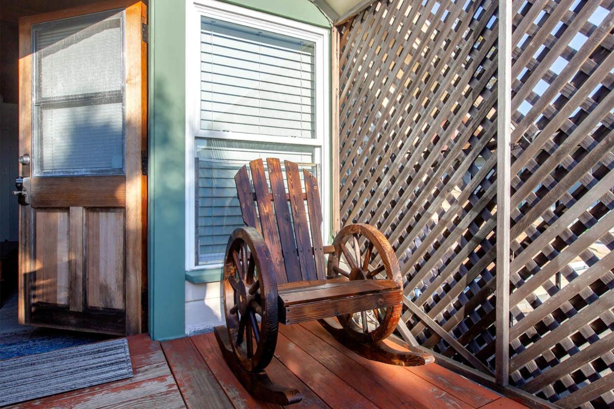 Alameda 3Br Unique Victorian Penthouse With Deck And Outdoor Furniture, Ac, 3 Blocks To Beach & Shopping Center & 2 Free Parking Spaces Экстерьер фото