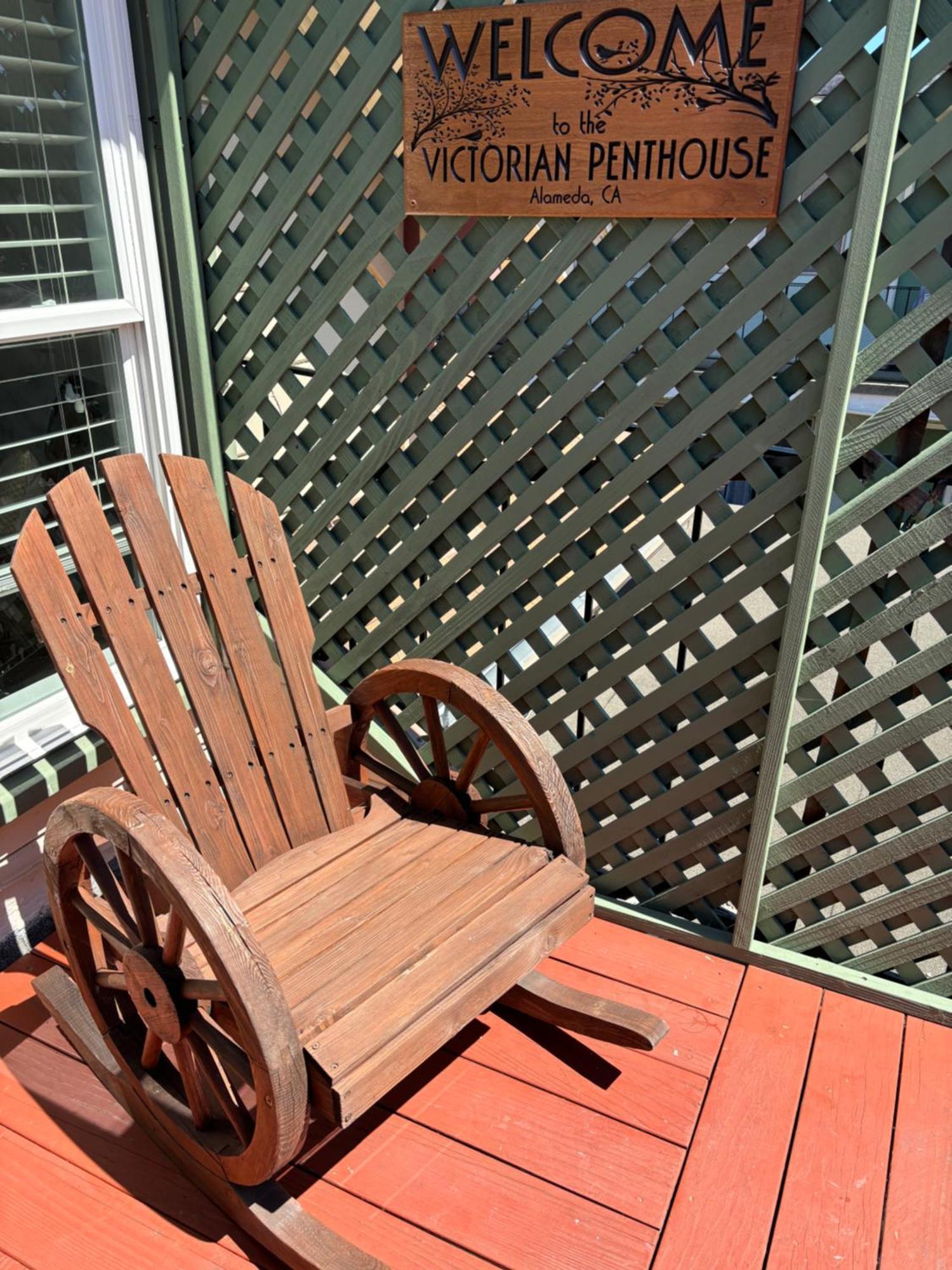 Alameda 3Br Unique Victorian Penthouse With Deck And Outdoor Furniture, Ac, 3 Blocks To Beach & Shopping Center & 2 Free Parking Spaces Экстерьер фото